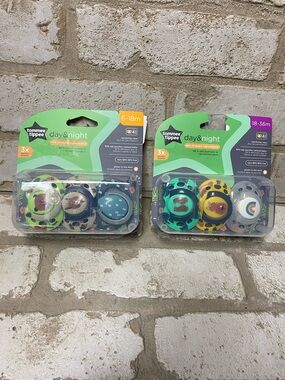 Tommee Tippee Day & Night Pacifier 3-Pack - Green/Blue Assortment